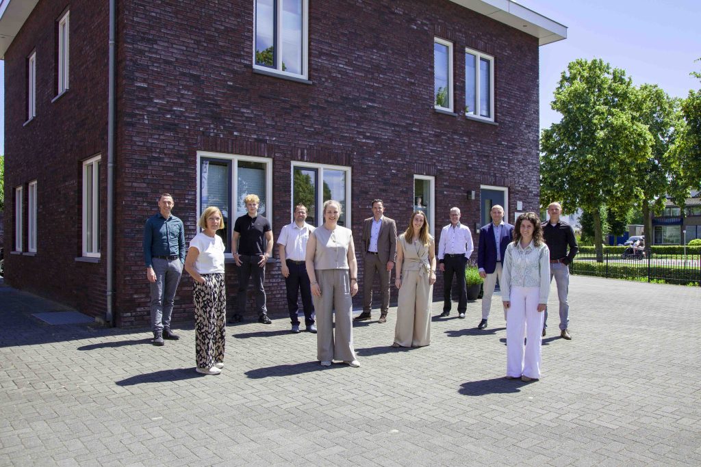 AKDG Team V0626-8131
