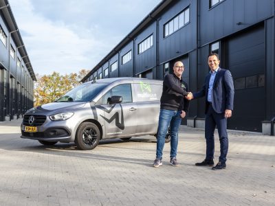 Handdruk met de eigenaar van Multiwave