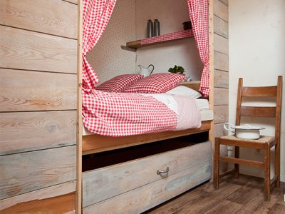 in-de-bedstee-2